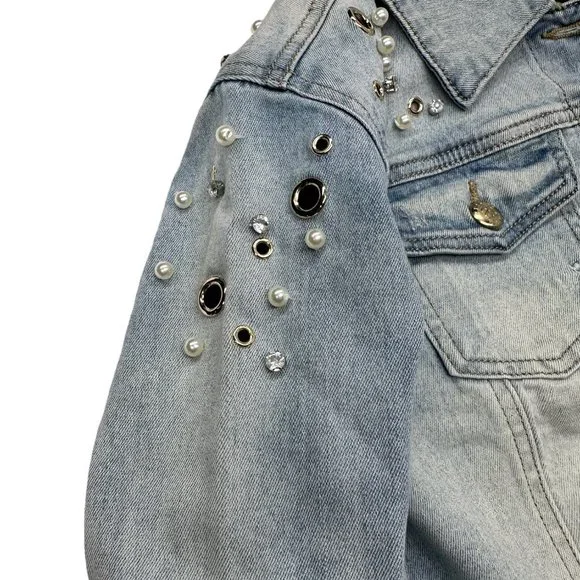 Sparkle Denim Pearl and Grommet Denim Jacket (M) - Picture 4 of 11